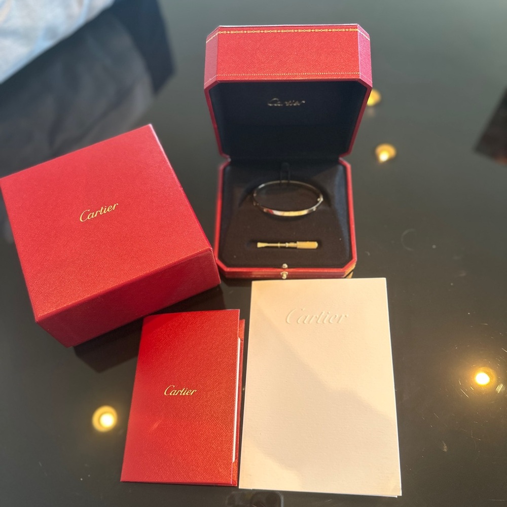 Cartier Love Bracelet, 18k Yellow Gold, 17CM - Picture 3 of 8